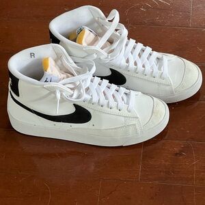 Nike Blazer women sz6 great condition